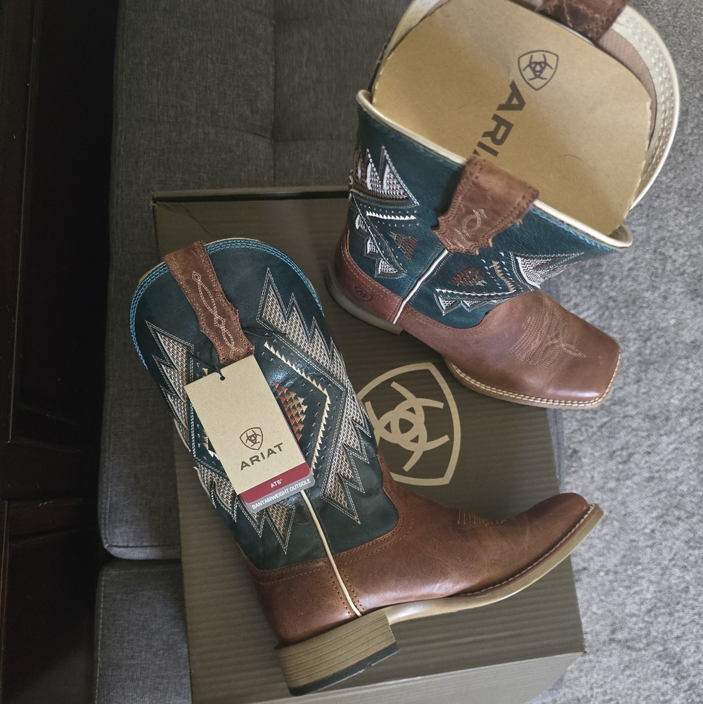 NWT- Ariat Sienna VentTEX 360 - Teal and Brown - Womens Leather Boots - Size 8
